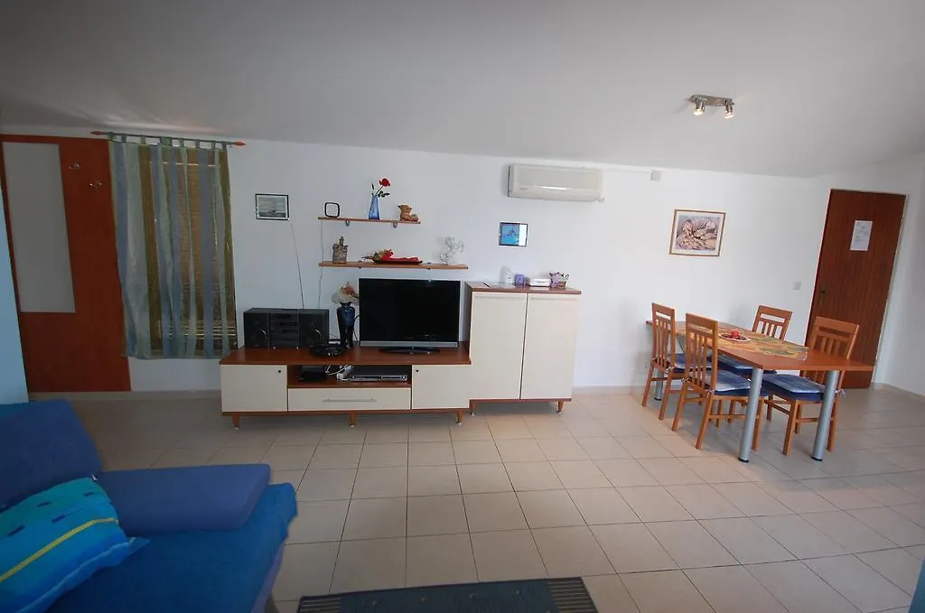 Apartment Grozic 0*, Porat (Krk)